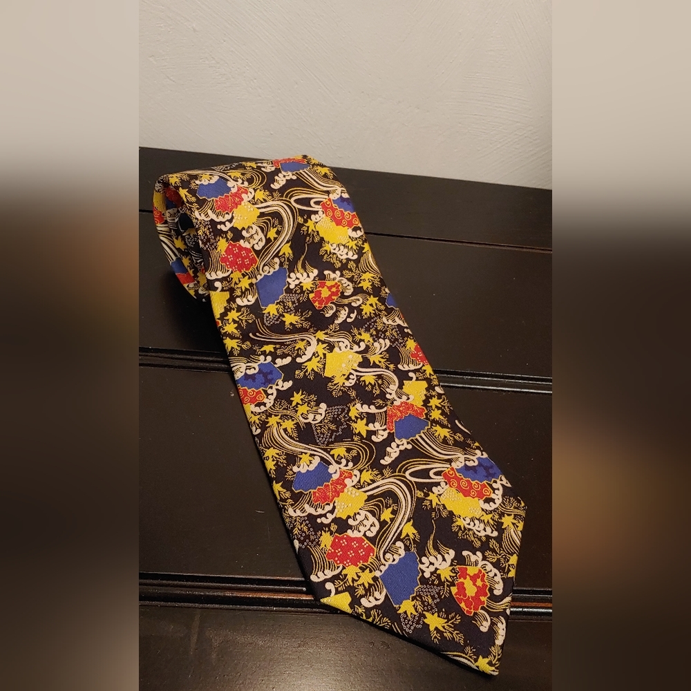 Freer Gallery of Art 100% Silk tie